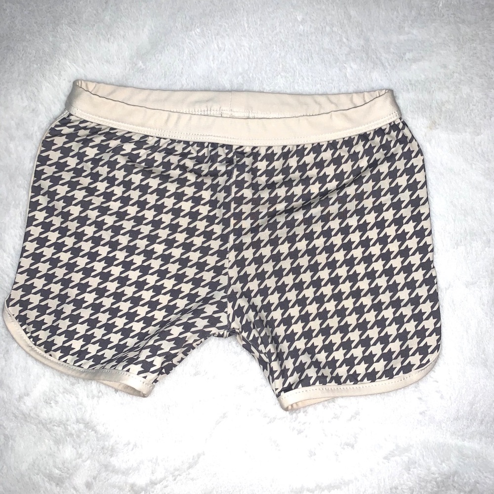 BNWOT medium houndstooth boardies